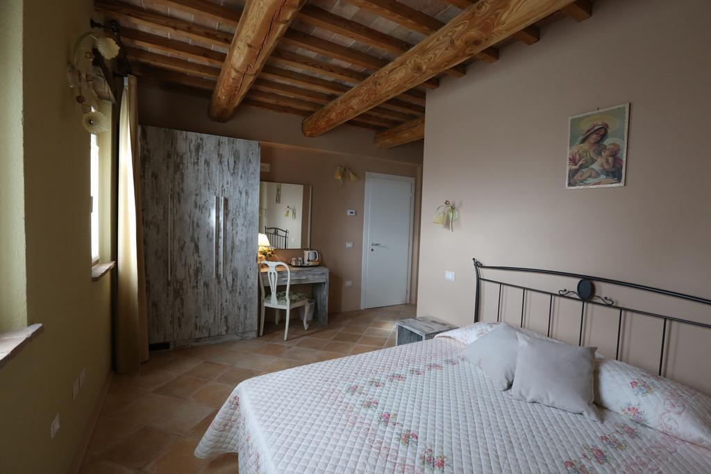 Villa Marietta Country House - Marche Montemaggiore al Metauro Szoba fotó