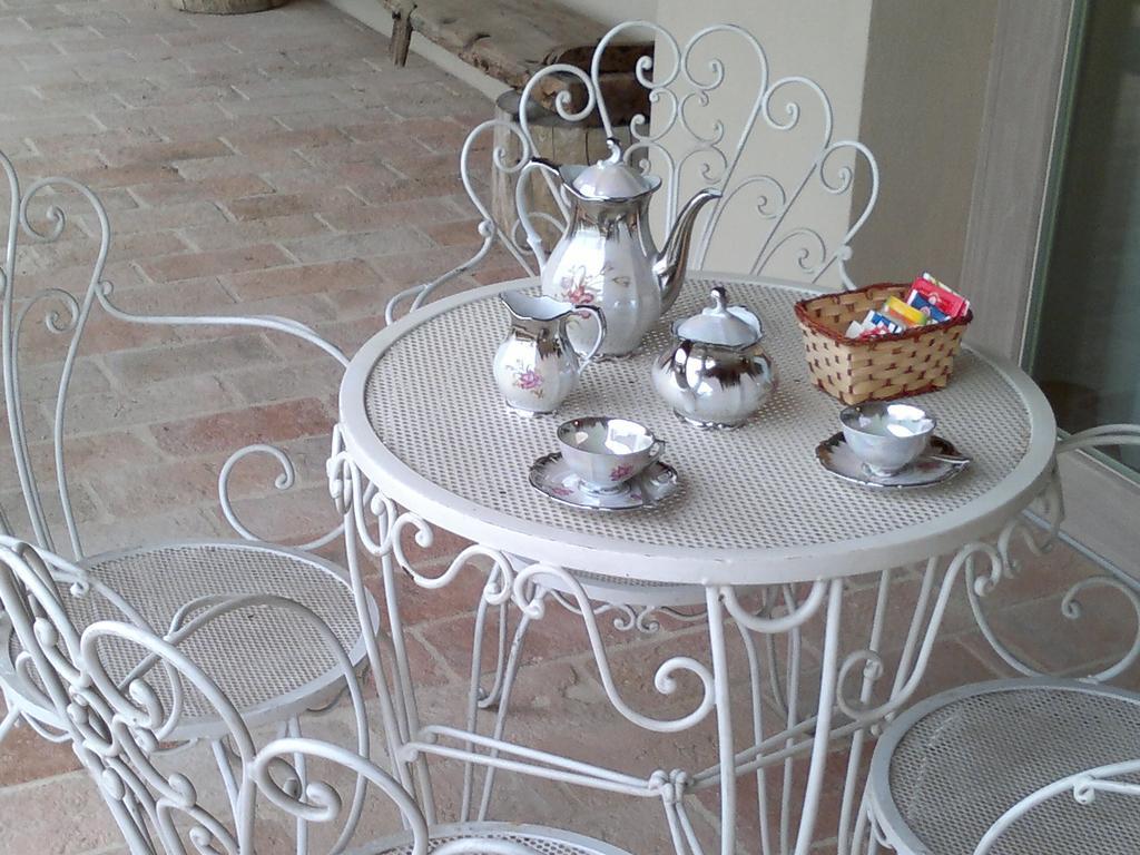Villa Marietta Country House - Marche Montemaggiore al Metauro Kültér fotó